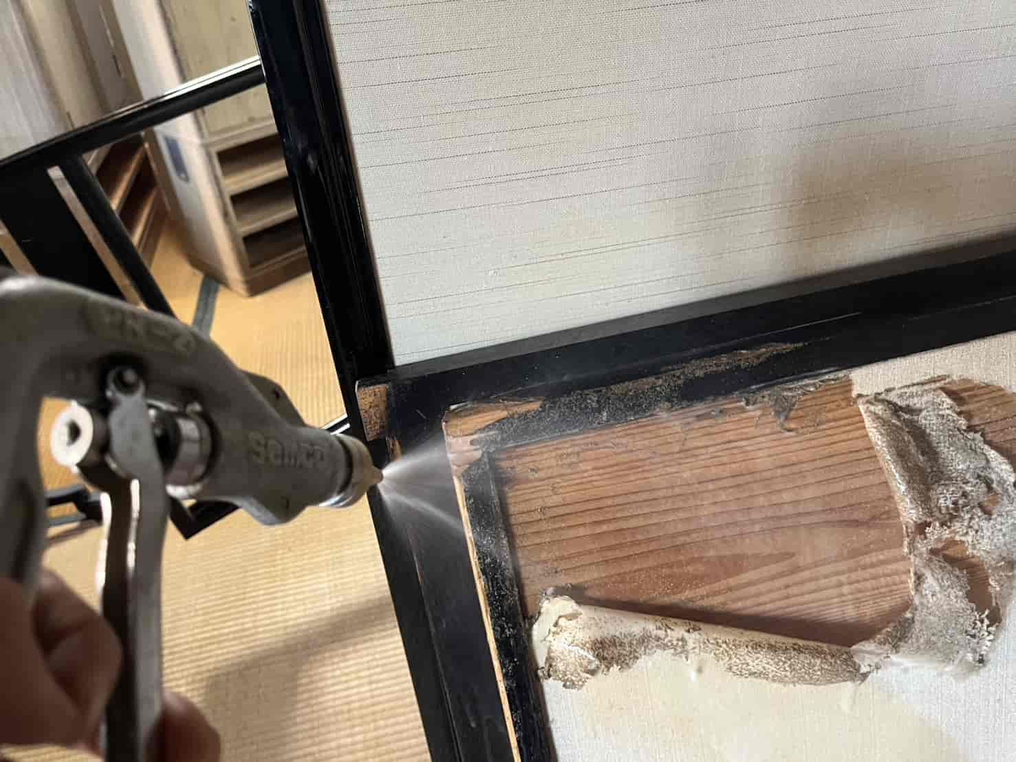 和歌山県紀美野町｜「使わない部屋」という構造の死角。進行した構造材の空洞化を食い止める、物理的・化学的バリアの再構築